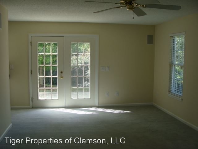 Building Photo - 3 br, 2 bath House - 208 Blue Ridge Dr