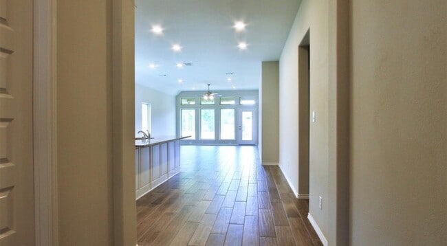 Building Photo - 217 N Carson Cub Ct