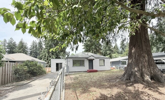 Home on The Cedars in Bremerton. - Home on The Cedars in Bremerton.