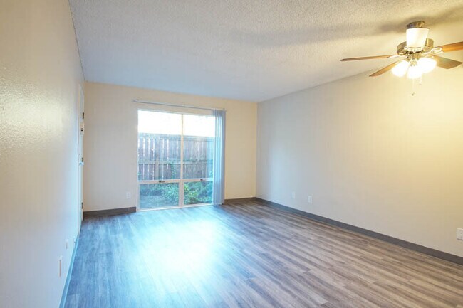 Foto del edificio - Cozy 1-Bedroom Near OHSU Ready Mid-April!