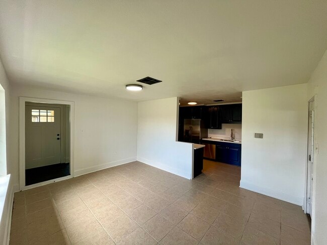 Building Photo - 113 Tinsley Dr