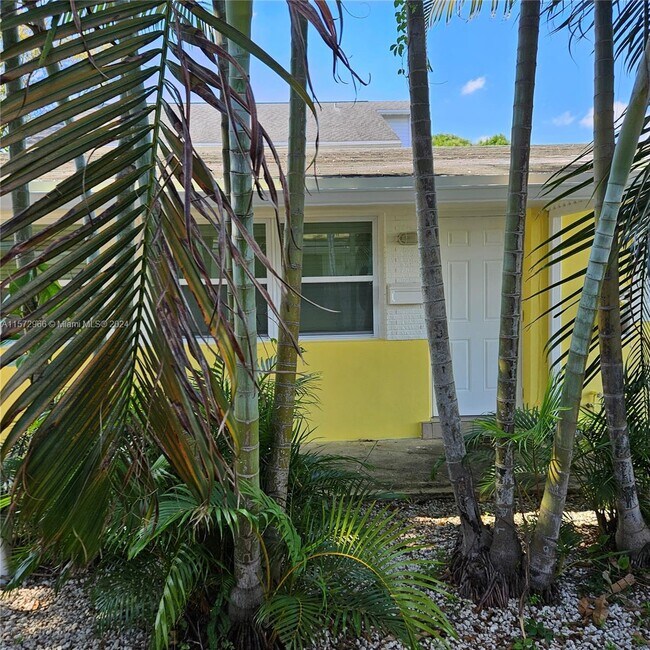 Building Photo - 620 SW 10th St