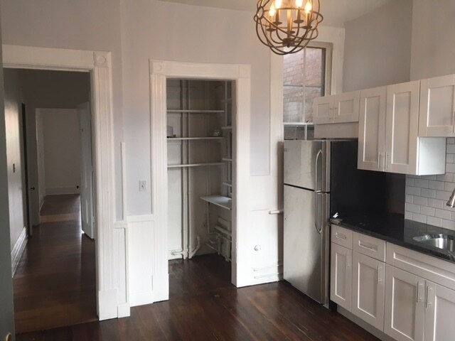 Foto principal - 108 4th St