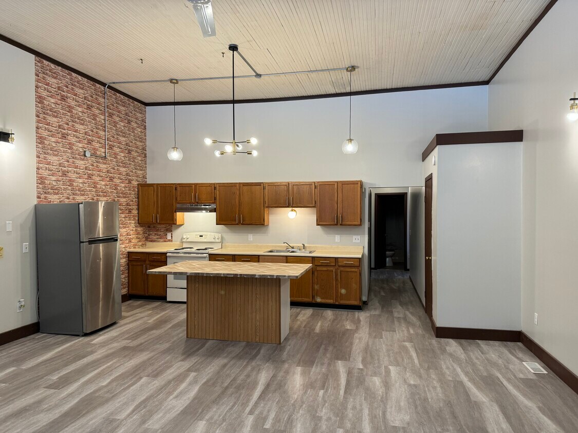 115 W Oak St, Orrville, OH 44667 Townhome Rentals in Orrville OH