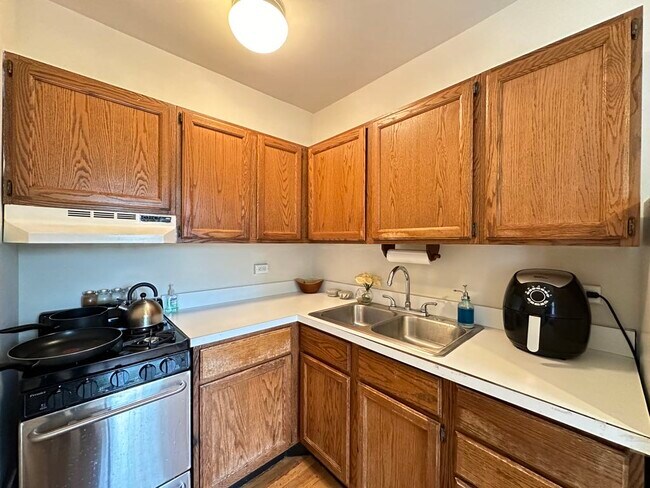 Foto del edificio - 2129 N Dayton St