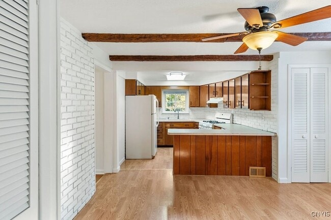Foto del edificio - 43 Beatty Ave