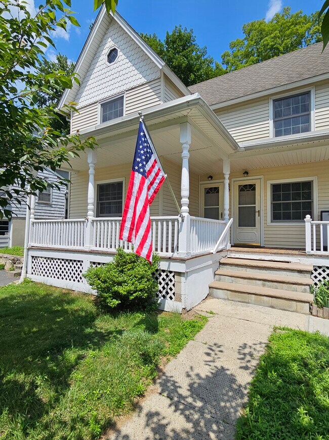 Building Photo - 627 NY-22
