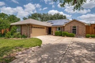 Building Photo - 2515 Rosebud Cir