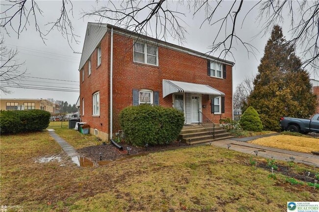Building Photo - 2034 Virginia St