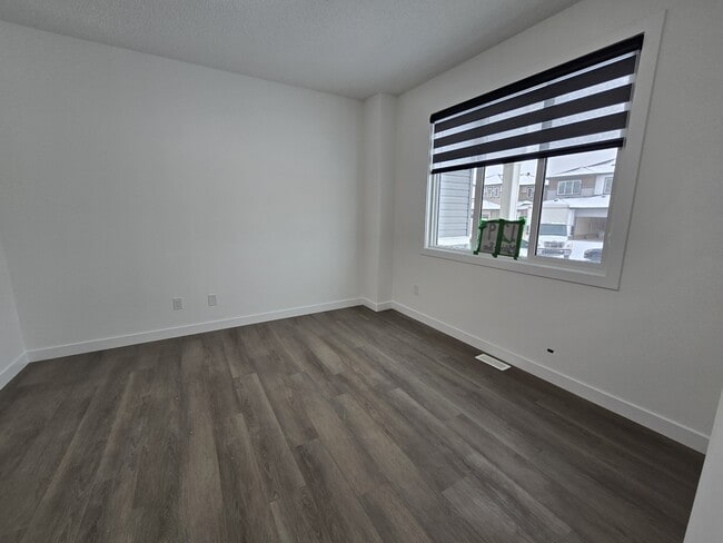 Building Photo - 129 mitchell Bnd