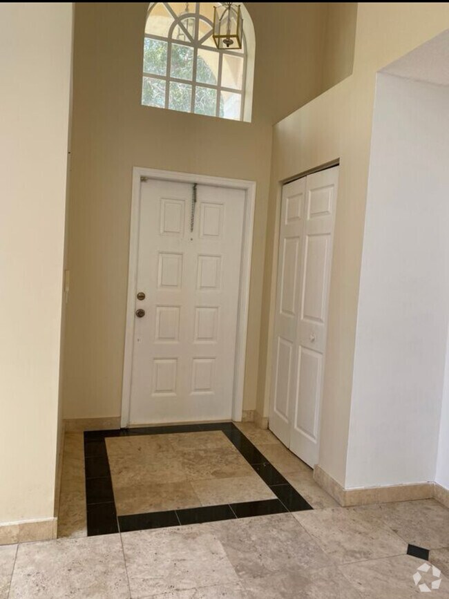 Building Photo - 10266 Serene Meadow Dr N