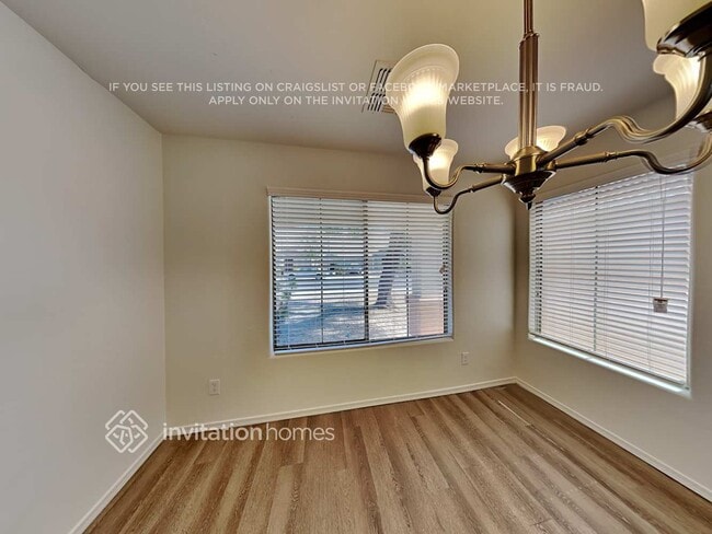 Foto del edificio - 2616 S 111th Dr