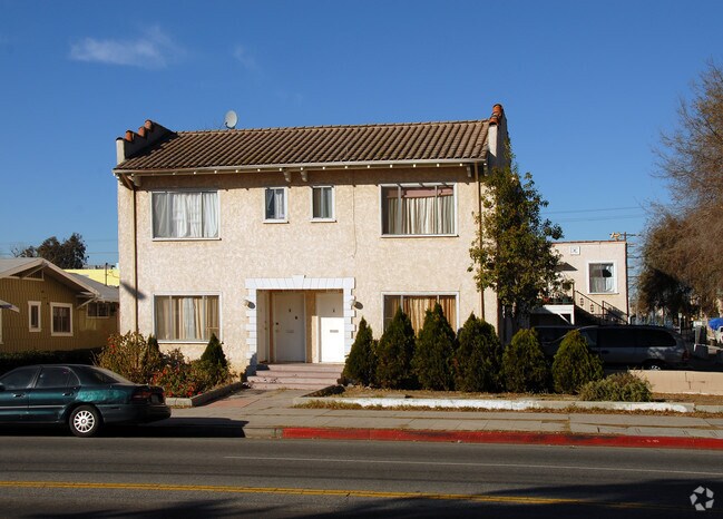 Foto del edificio - 1181-1185 N Virgil Ave