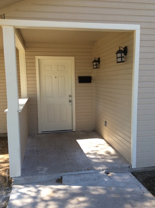Foto del edificio - GREAT COLLEGE PROPERTY--PRE-LEASING FOR AUGUST! Completely Updated! 3 bedroom/2 bath Close to TTU...