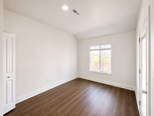 Foto del edificio - 2761 Gady Pines Dr