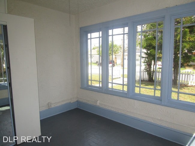 Foto del edificio - 408-410 Ora St
