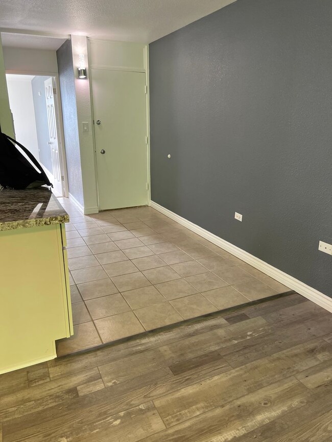 Building Photo - Napili Ridge, 1 bed, partially furnished, ...