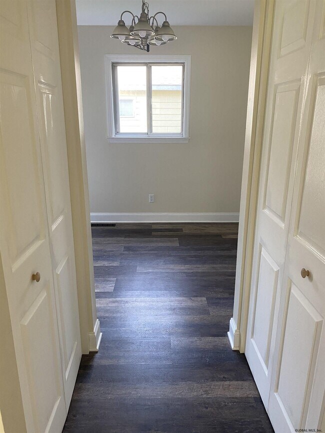 5 Delafield Dr, Colonie, NY 12205 Townhome Rentals in Colonie NY