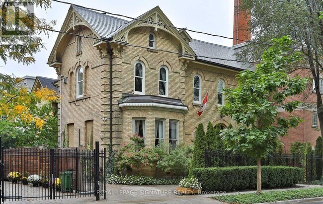 Building Photo - 4 Wellesley Pl