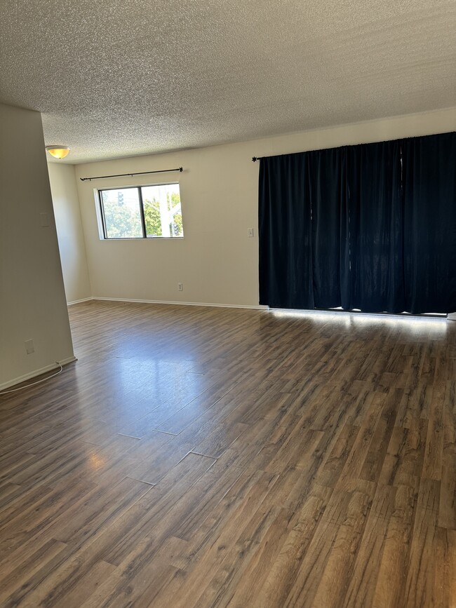 Building Photo - 5075 Atlantic Ave