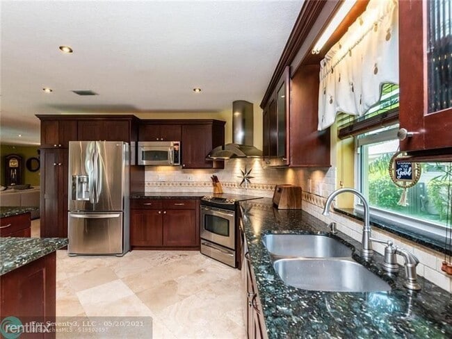 Foto del edificio - 4 br, 2.5 bath House - 1046 NW 108th Lane ...