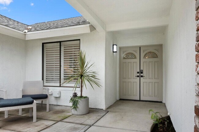 Foto del edificio - Beautifully Furnished Loma Linda Home