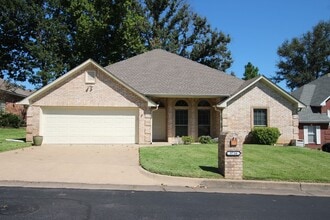 Building Photo - 5716 Thomas Nelson Dr
