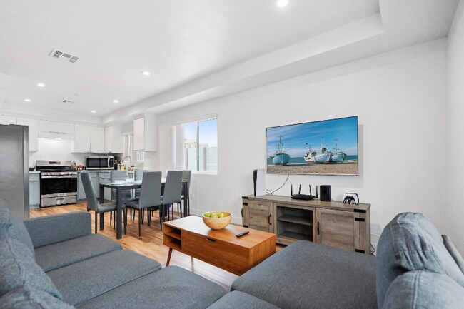 Foto del edificio - 9513 Baring Cross St