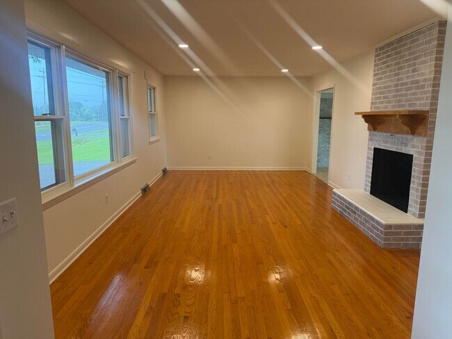 Foto del edificio - 2775 Ridgedale Rd
