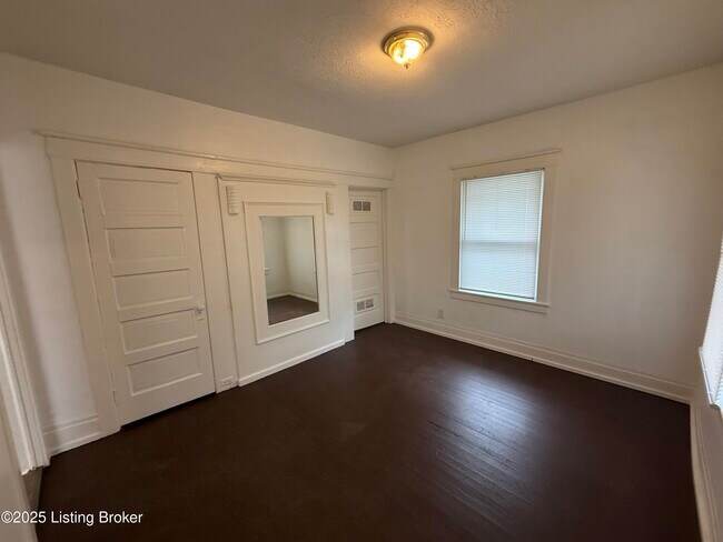Building Photo - 217 W Fairmont Ave