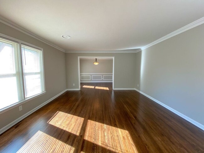 Building Photo - Large 3 bedroom 2 bath home in Whitehaven recently renovated