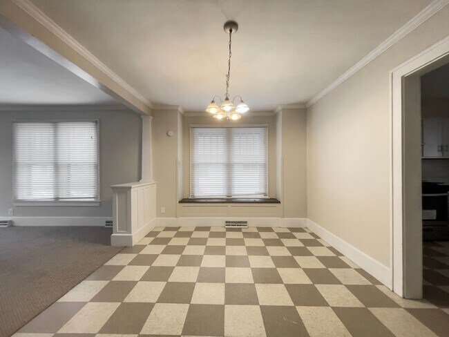 Foto del edificio - PRELEASING for AUGUST! Close to Campus