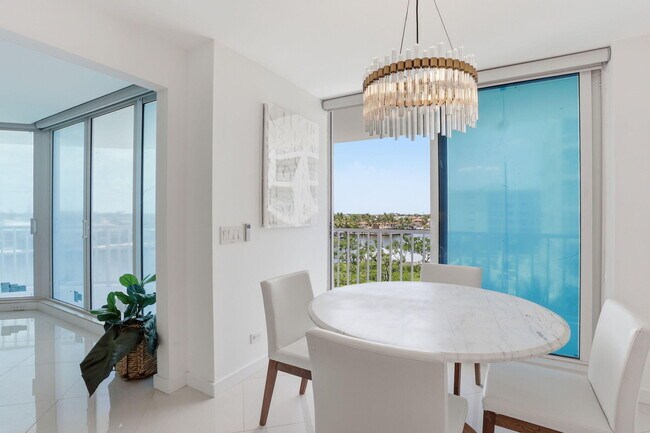 Building Photo - 3210 S Ocean Blvd
