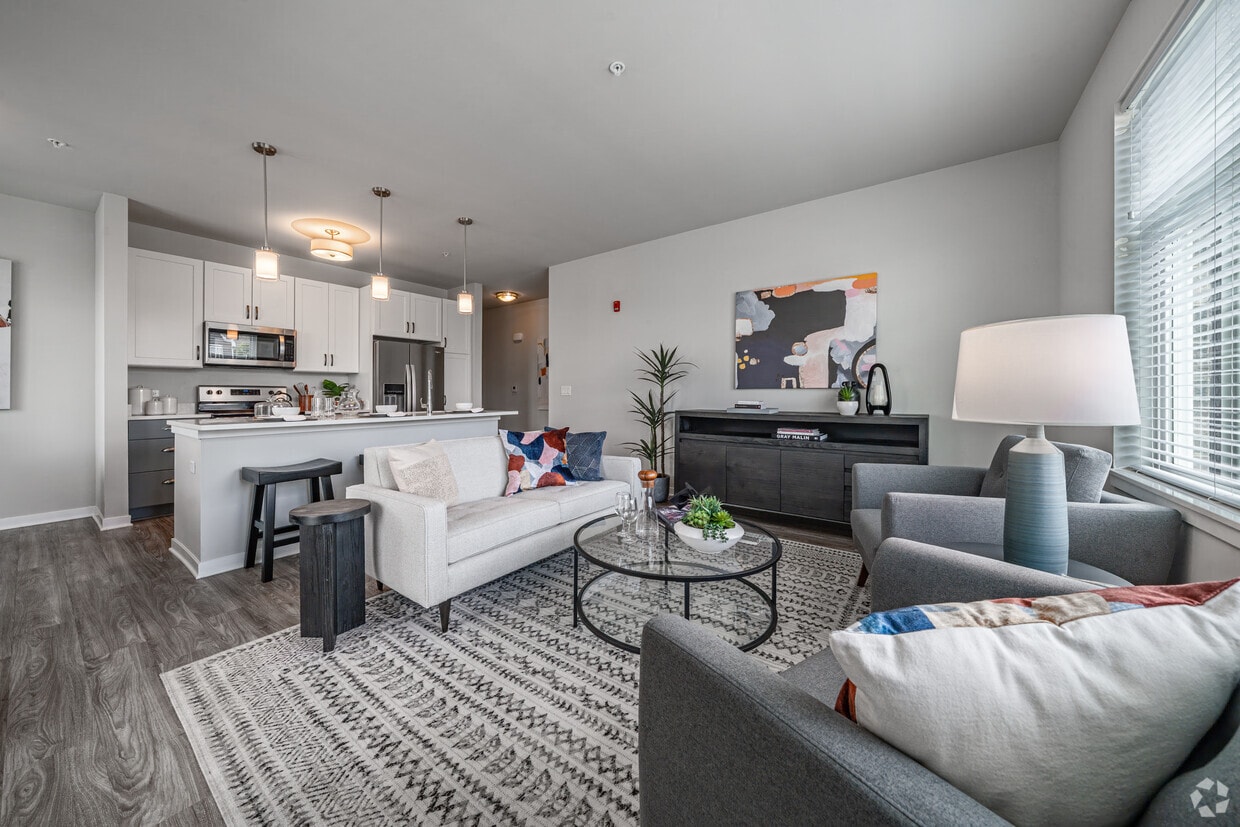 Primary Photo - Seasons at Plainfield