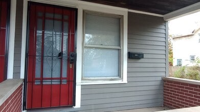 Building Photo - 1816 Woodlawn Ave