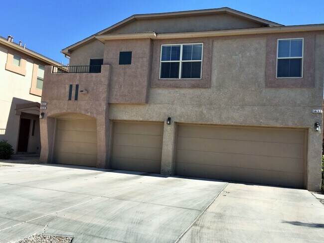 Foto del edificio - Gated community, 2 Br, 2 Ba, 1 car garage