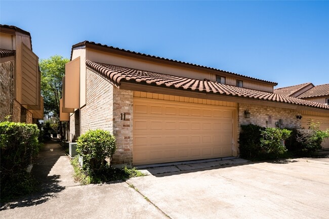 Building Photo - 5918 San Felipe St