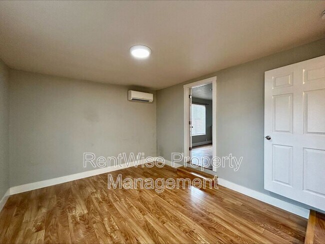 Building Photo - 3424 Clay St