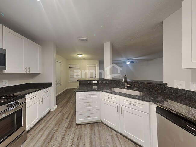 Foto del edificio - 6714 Hidden Colony Ln