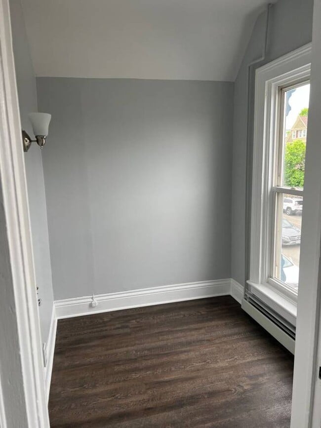 Building Photo - 42 Elmwood Ave