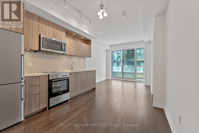Building Photo - 50-450 Forest Manor Rd