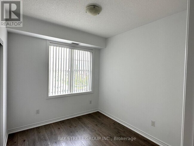 Building Photo - 2333-2333 Sawgrass Dr