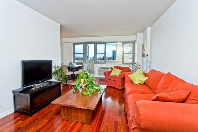 Foto del edificio - 100 W 93rd St