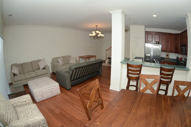 living room and breakfast bar - 176 Riverwalk Way