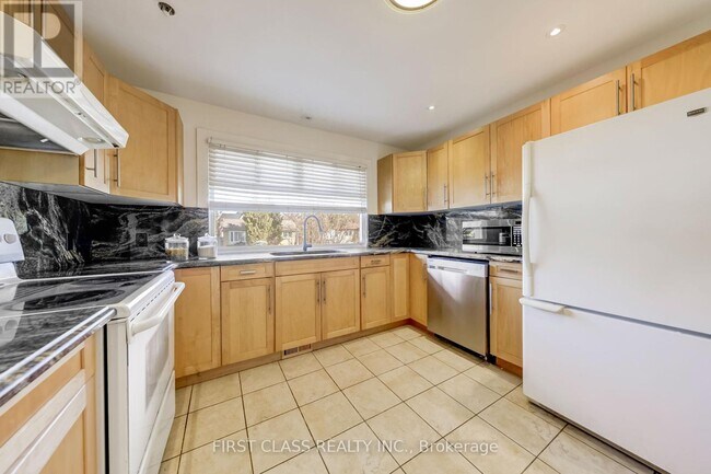 Photo du bâtiment - 12 Cartier Crescent