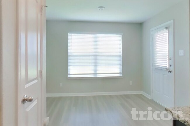 Foto del edificio - 7715 Vacek Meadows Loop