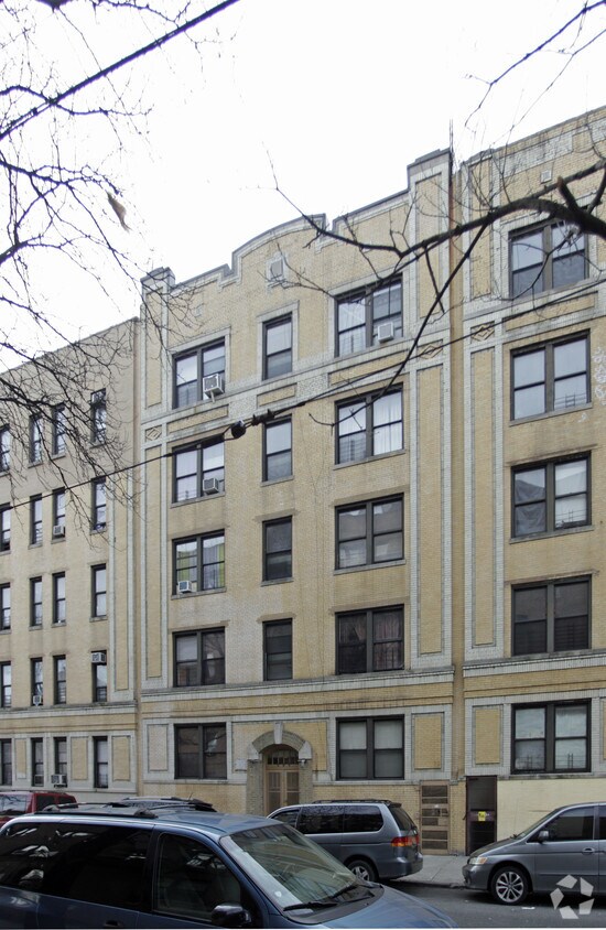Building Photo - Moshulu Arms 6