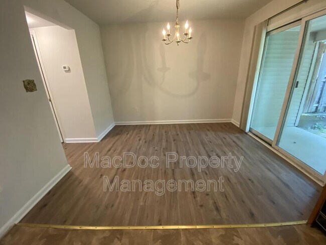 Foto del edificio - 184 Farrell Ln