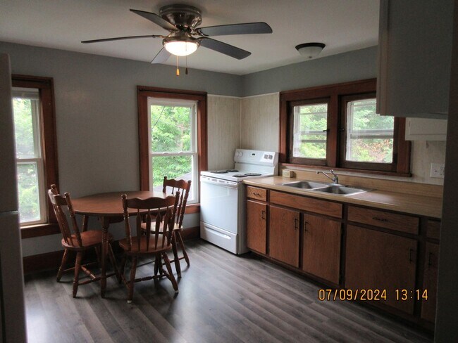 Foto del edificio - 919 W 8th St