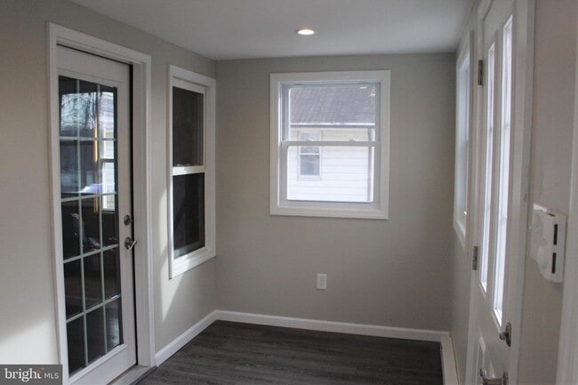 Building Photo - 12 Woodland Ave